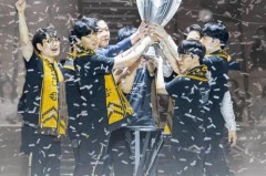 利物浦主帅怒批埃基蒂克停赛：足球道德争议引发广泛讨论